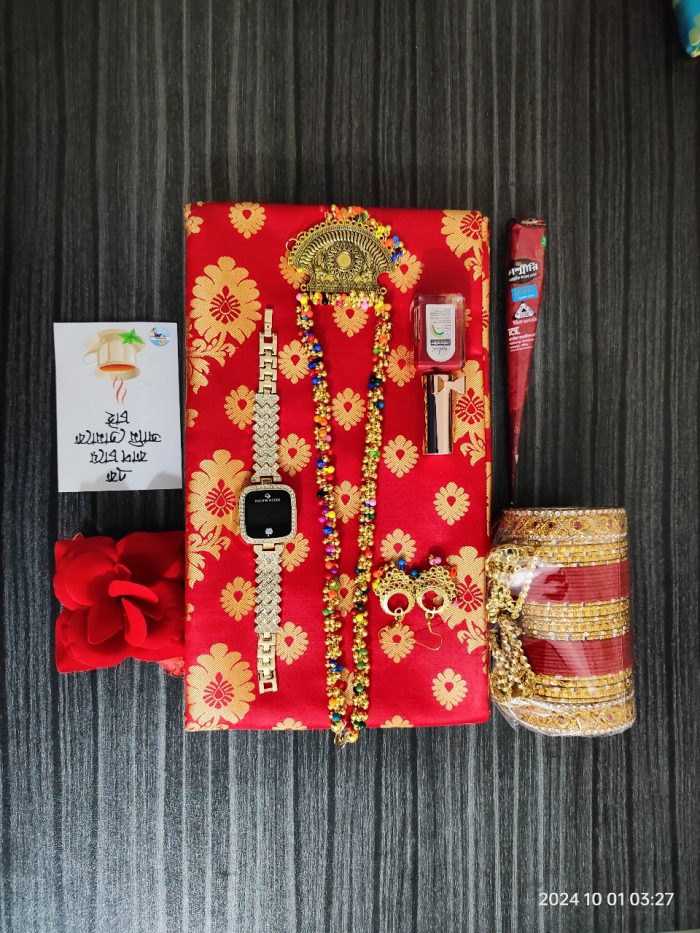 Attractive Saree Gift Comb Set 13768